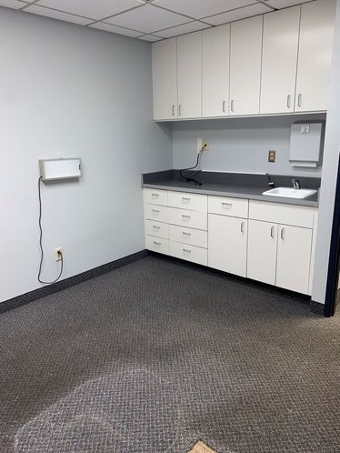 ±1,770 SF General Office Space Available on Shaw Ave: 1275 W Shaw Avenue, Fresno, CA 93711
